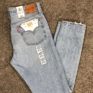 ❌SOLD❌ Levis 501 mom jeans
